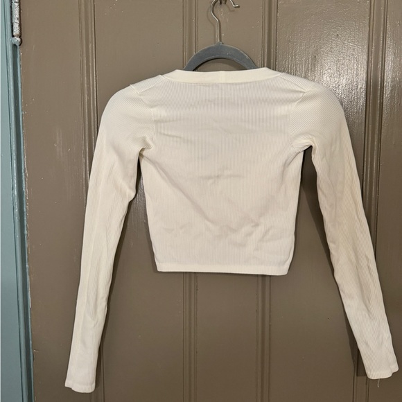 Urban Outfitters Long Sleeve V-Neck - Picture 2 of 2